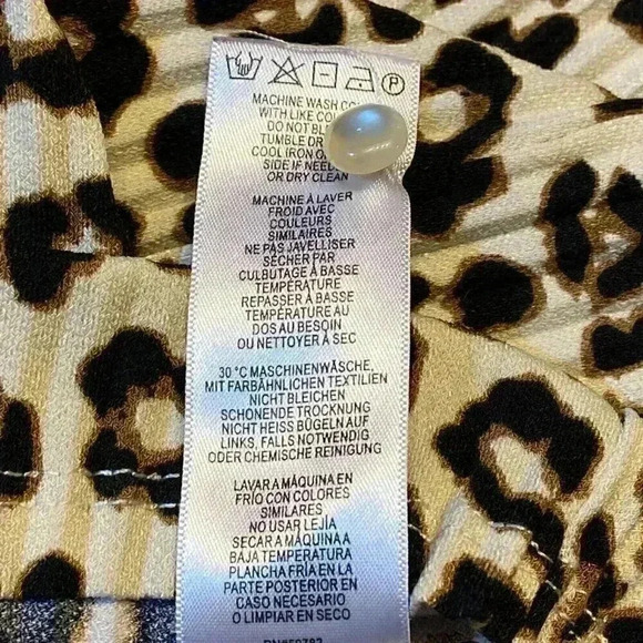 Adrianna PAPELL Women’s Button Top Large V-Collar Knit Cheetah Print Moss Crepe - Picture 6 of 6